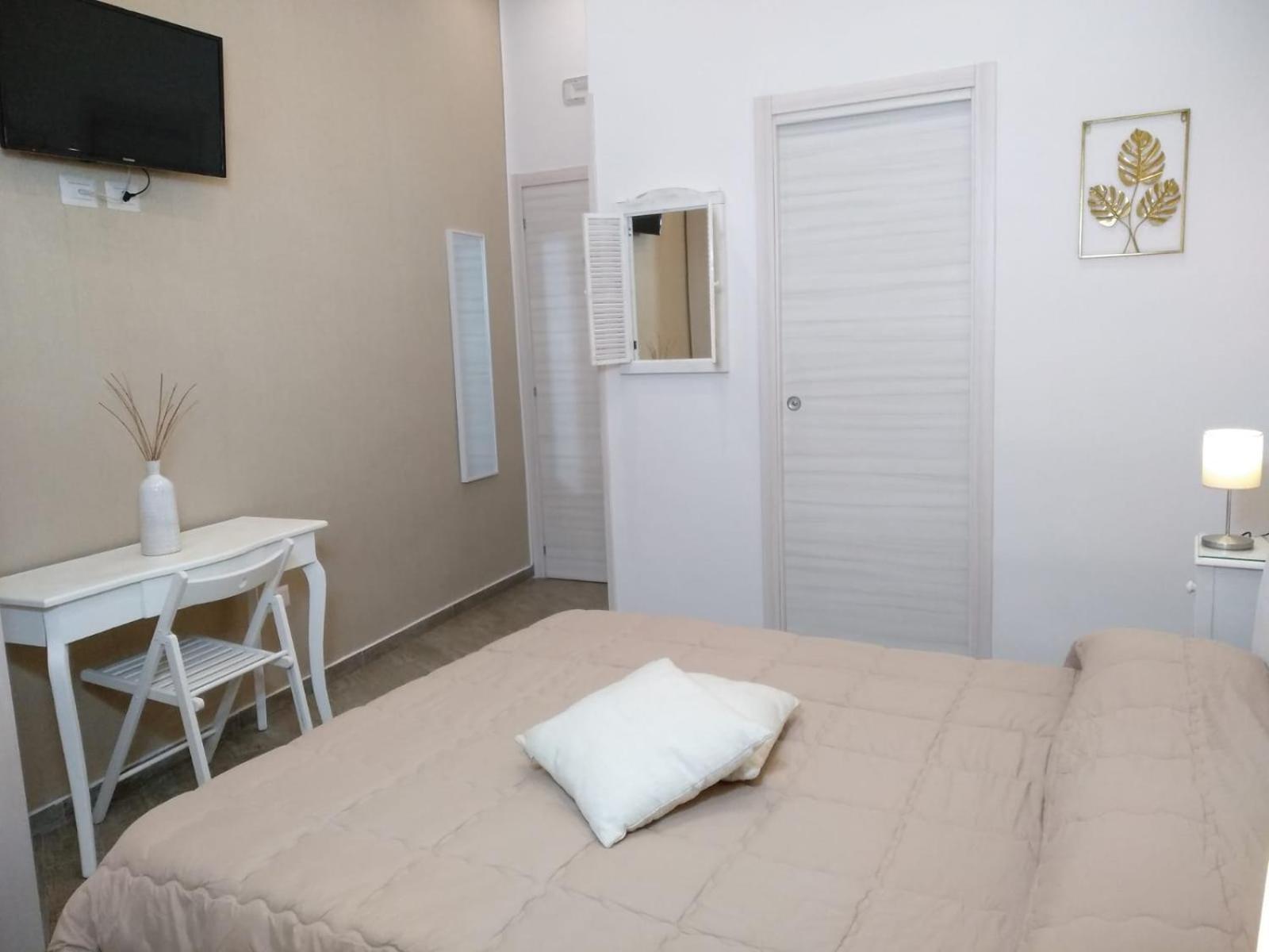 B&B Da Ary Colorful Rooms Napoli Ngoại thất bức ảnh